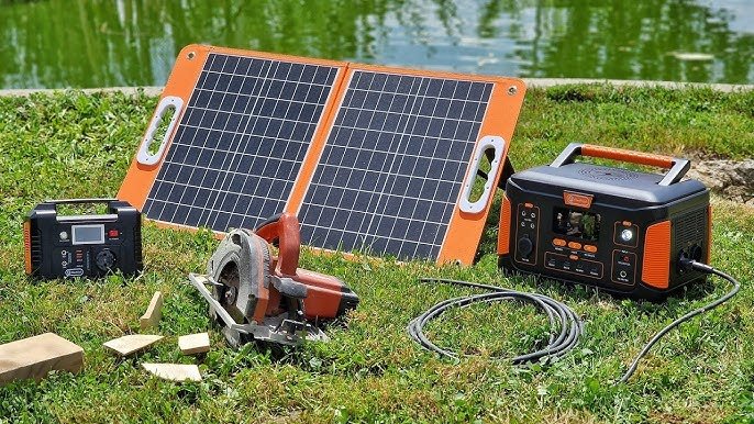 Powerstation mit Solarpanel